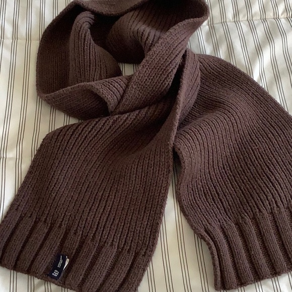 Gap men’s SCARF 70x8 inches - Picture 3 of 5